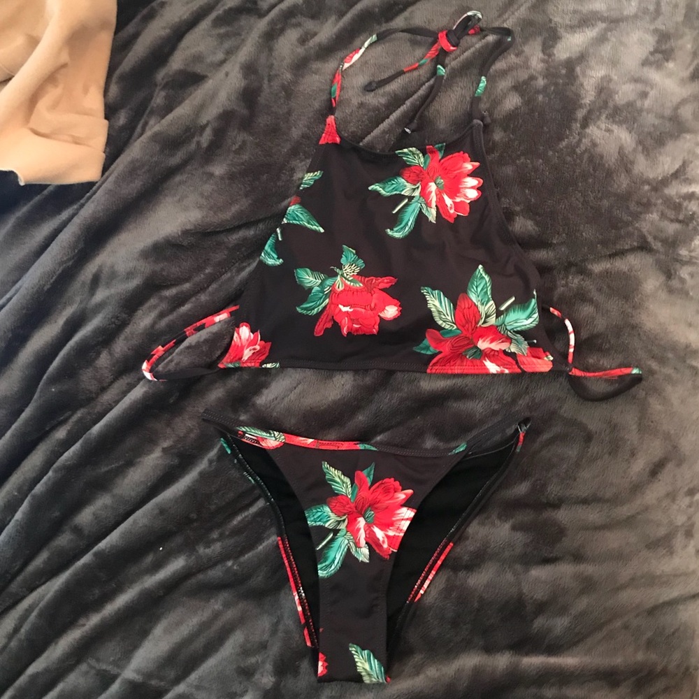 Two piece halter floral Bikini